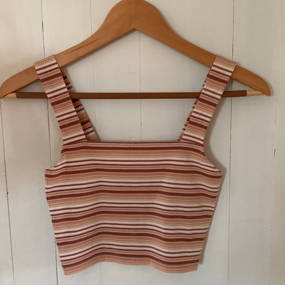 AE Cropped Tank Top